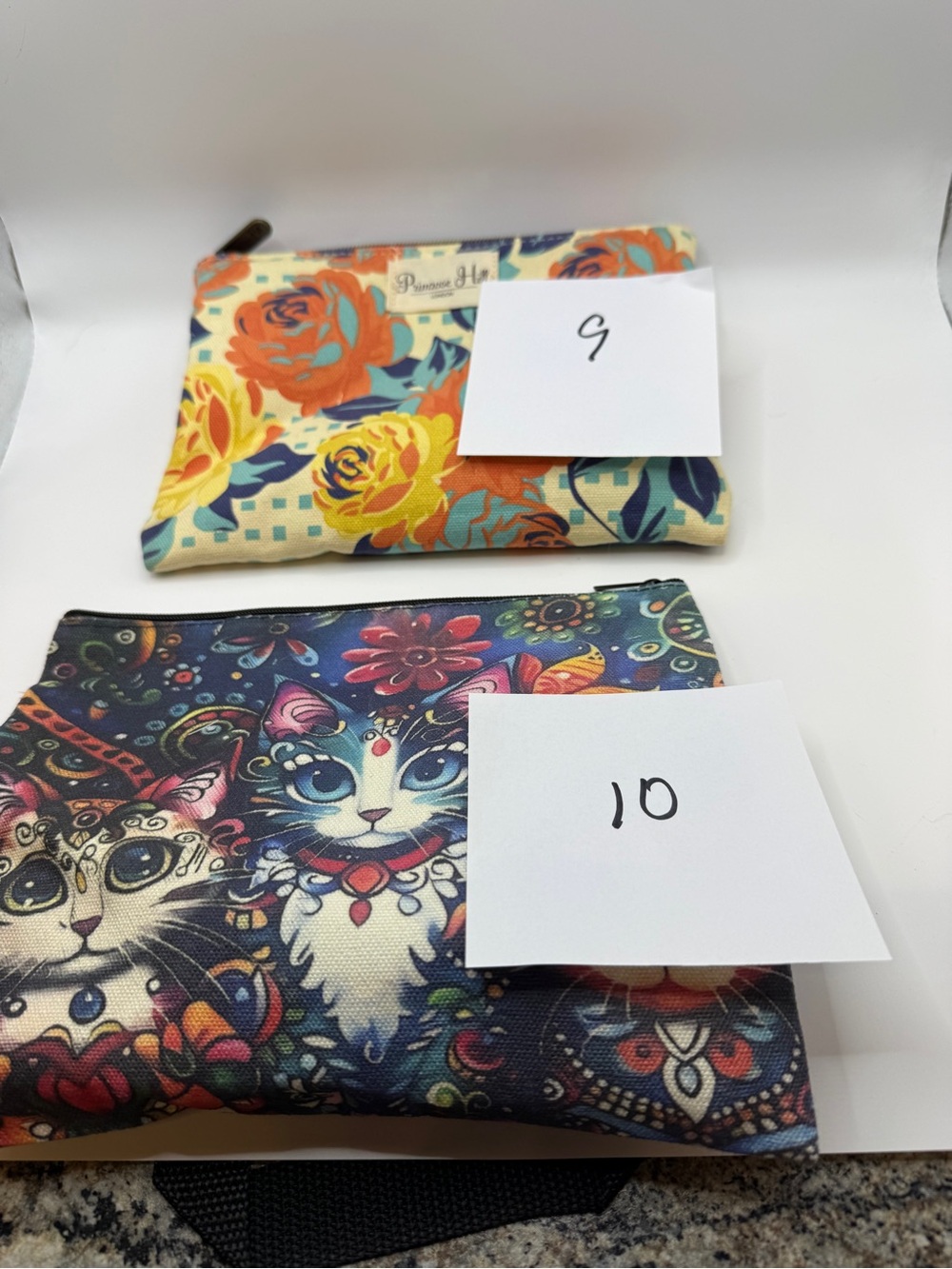 Mystery Makeup/beauty pouches with goodies - Picture 6 of 9
